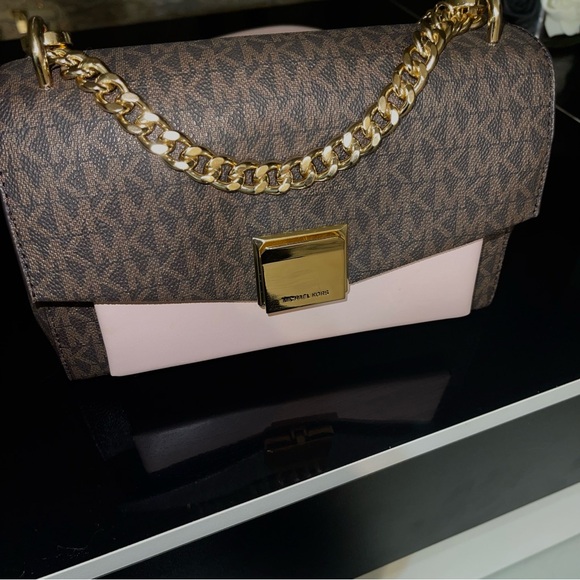 Michael Kors Crossbody monogrammed two tone bag - Picture 9 of 10